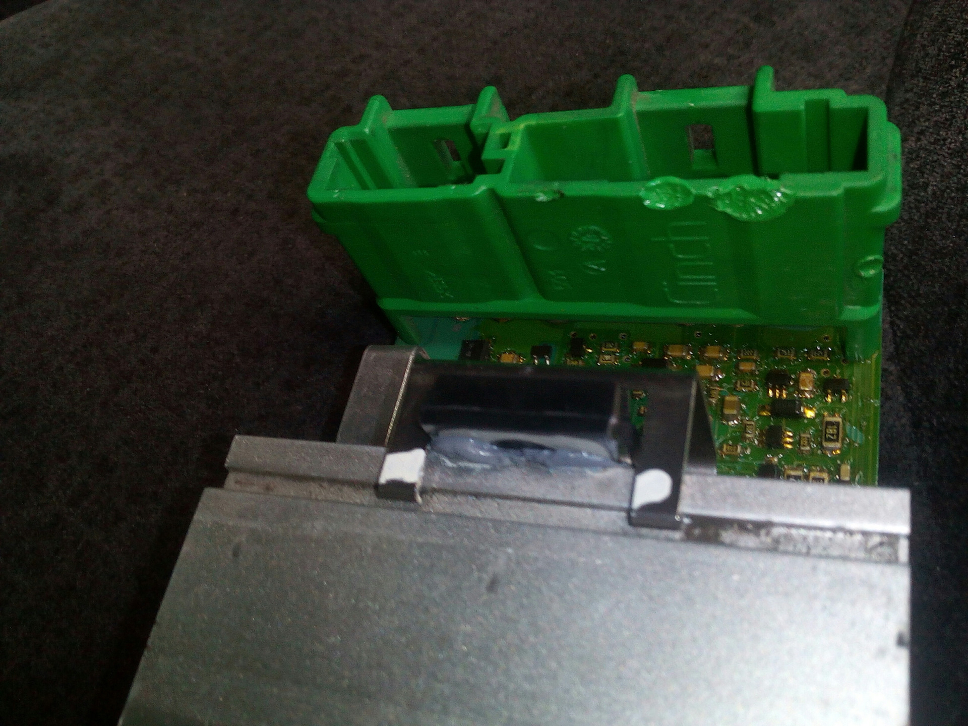 Ниссан тиида 2008 регулятор печки. Регулятор отопителя тиида. Ниссан тиида реле вентилятора печки. Разъем резистора печки ниссан ноут. Разъем резистора печки nissan tiida.