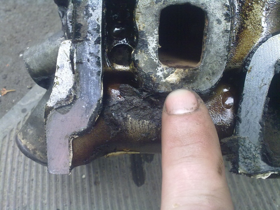 Пробило прокладку под впускным коллектором — Ford Granada Mark II, 2,8 ...