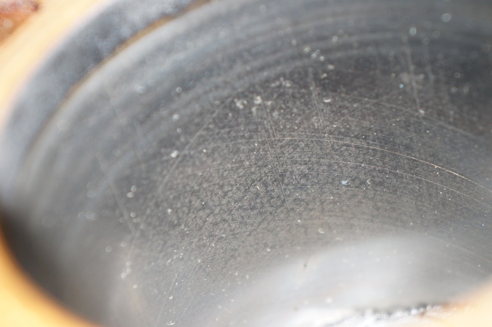 Пробег по одометру 250 ткм(не известно насколько скручен), хона вверху цилиндра нет. — Audi A6 (C5)