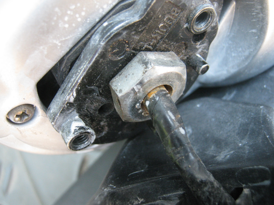 Ремонт наружнего зеркала заднего вида на Ниссане Скайлайн, как и на ...