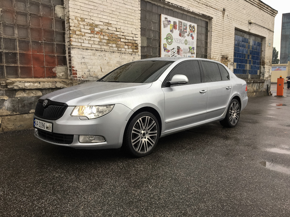 Шкода суперб 2012. Шкода Суперб 2. Skoda Superb mk2. Skoda Superb 2.0 r16. Skoda Superb бункер.