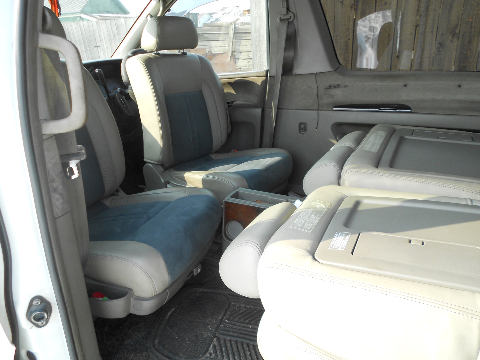 Nissan Elgrand e52 салон