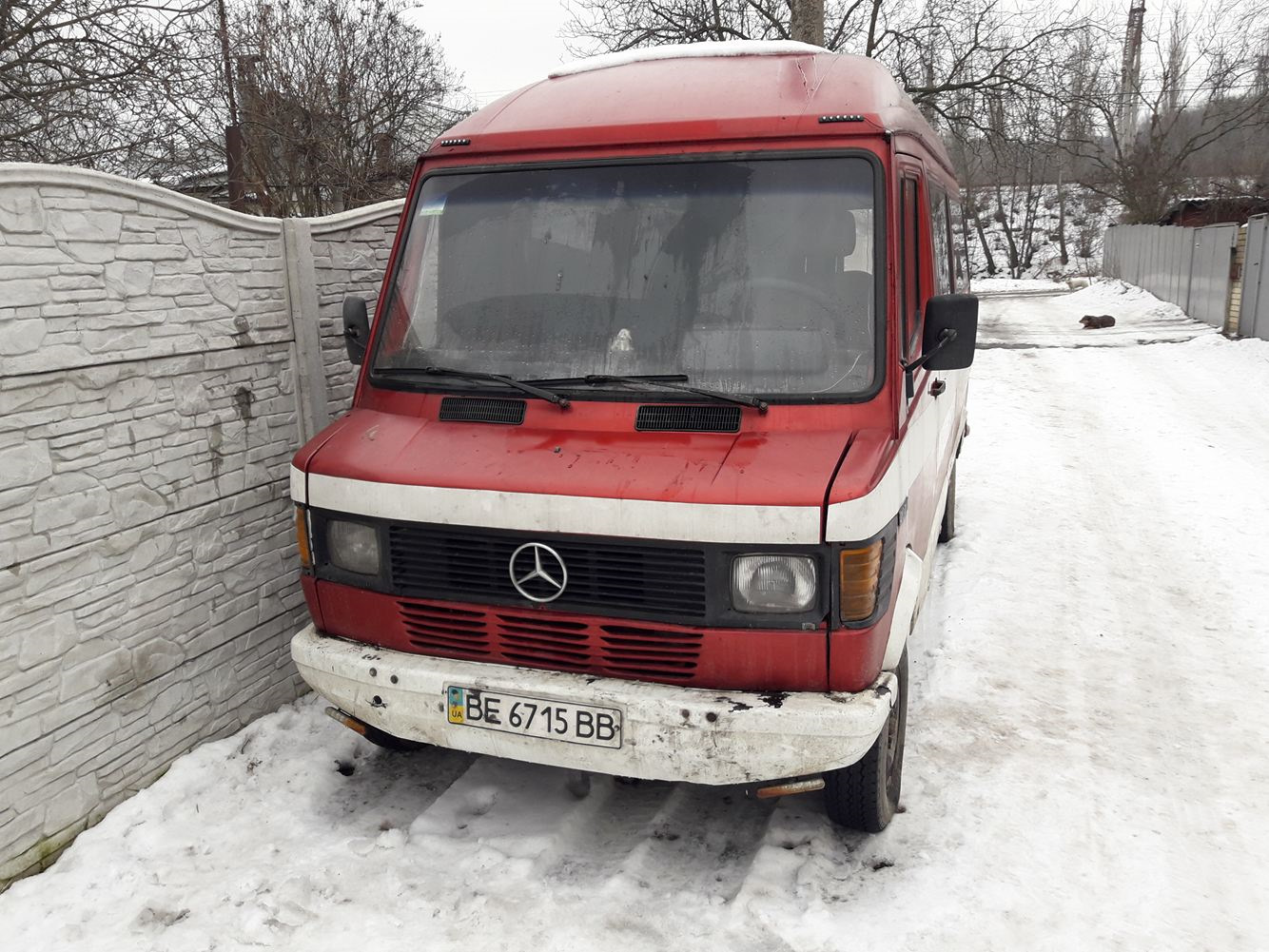 Бус бийск. Мерседес 100 1+7. Мерседес бус зимой 1985. Дверь боковая Mercedes-Benz t1. Мерседес бус зимой.