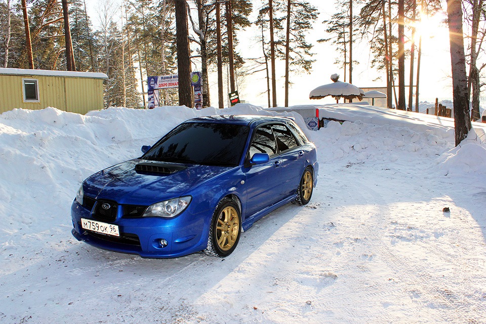 Дром субару. Субару Импреза тонированная. Subaru Impreza тонировка. Субару Импреза в тонировке. Subaru WRX STI тонировка.