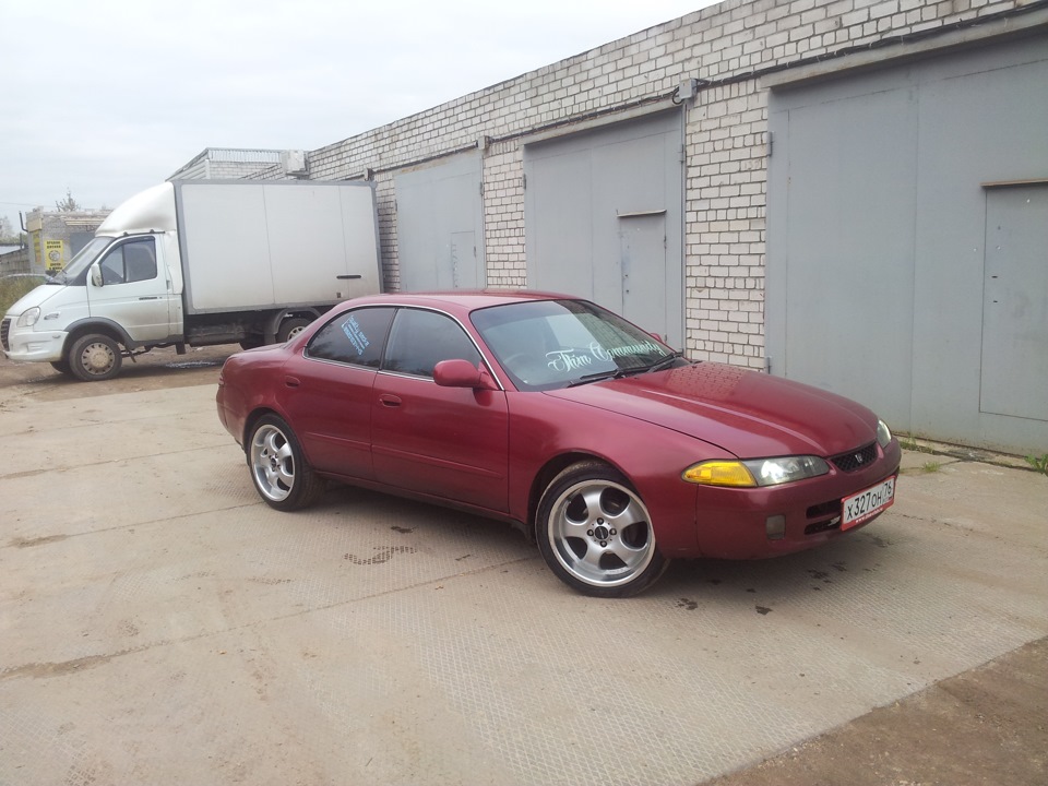 Toyota Sprinter Marino зеленая