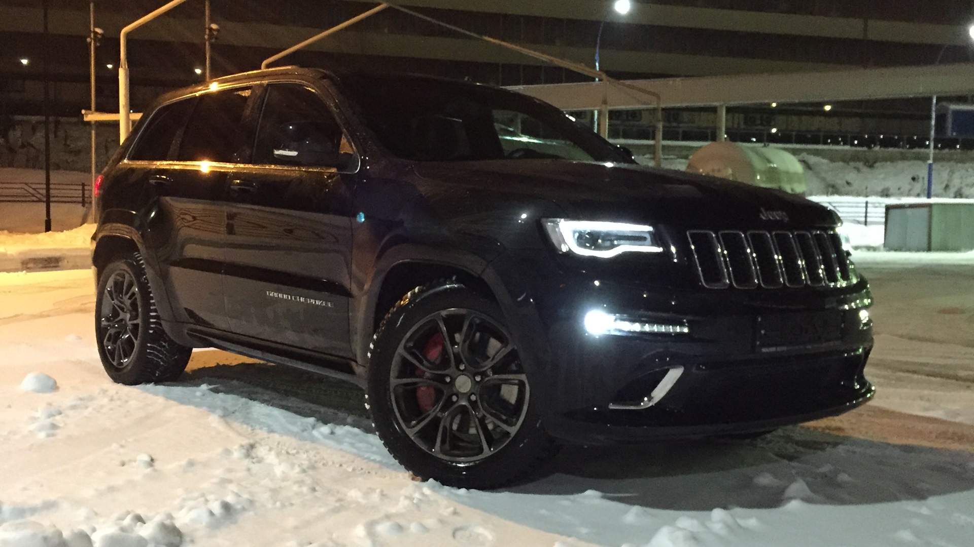 Jeep Grand Cherokee srt8 черный