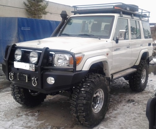 Toyota Land Cruiser 76 офф роад