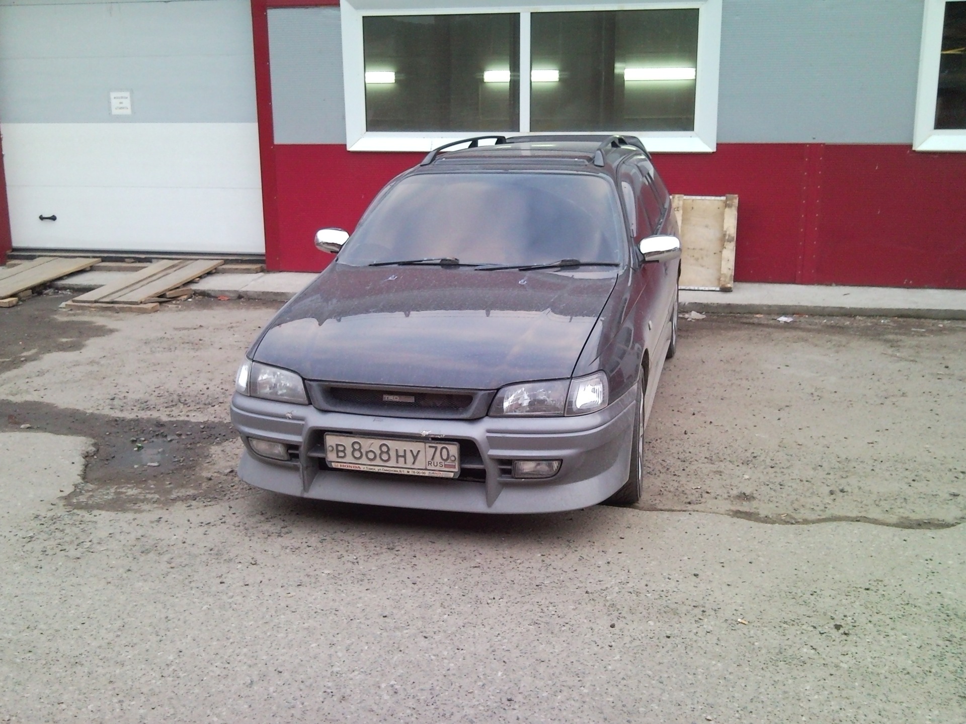 Chrome lining on mirrors in Tomsk like no one else has - Toyota Caldina 20 l 1995