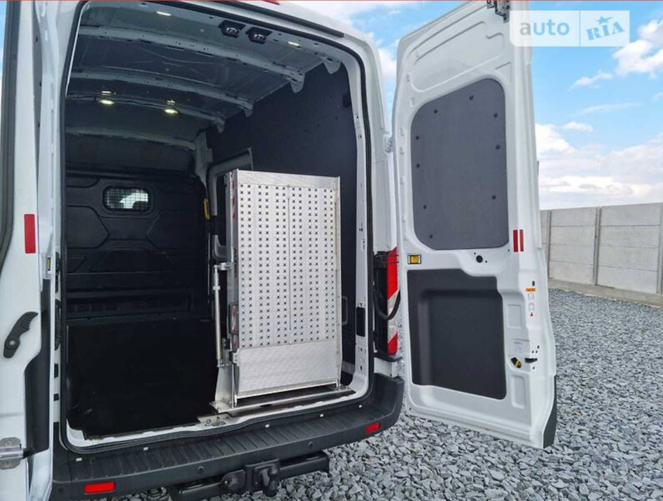 Фото в бортжурнале Ford Transit (8G)
