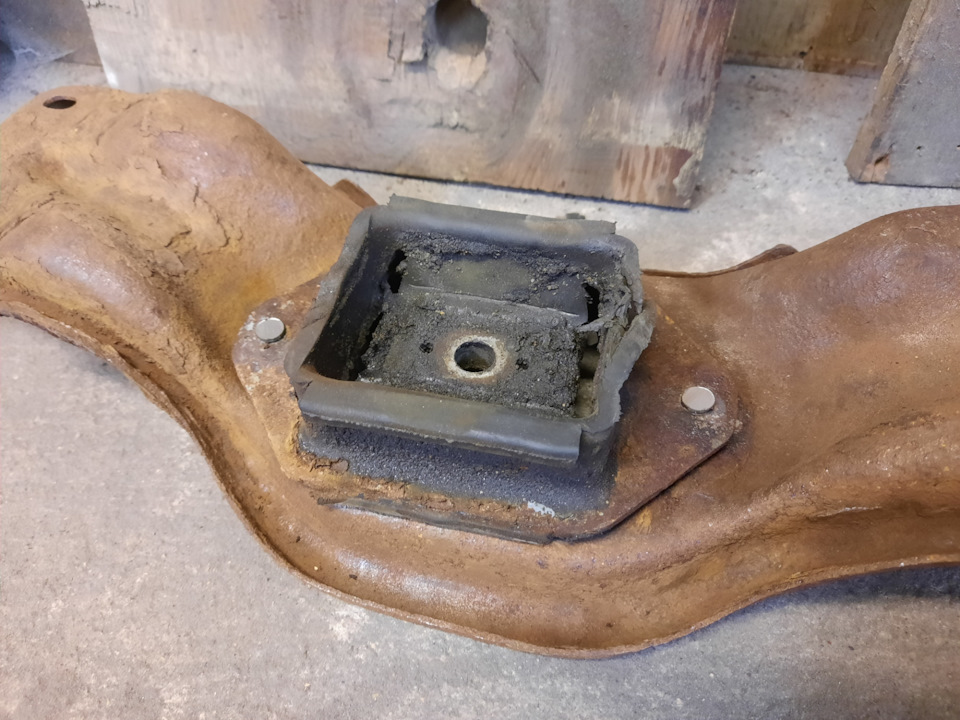 Подушка КПП и отчёт о происходящем — Ford Sierra, 2 л, 1992 года ...