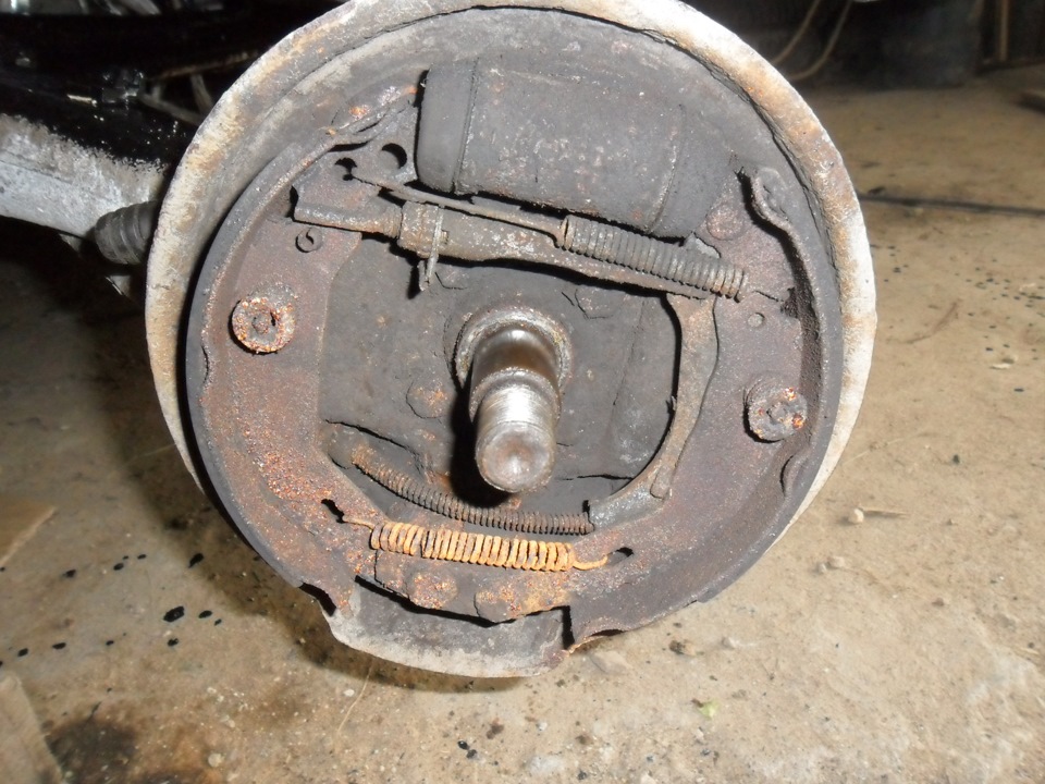 Как разбираются тормоза. Барабанные тормоза ваз 2109. Ремонт задних тормозных. Ремонт задних тормозных. Ремонт задних тормозных.