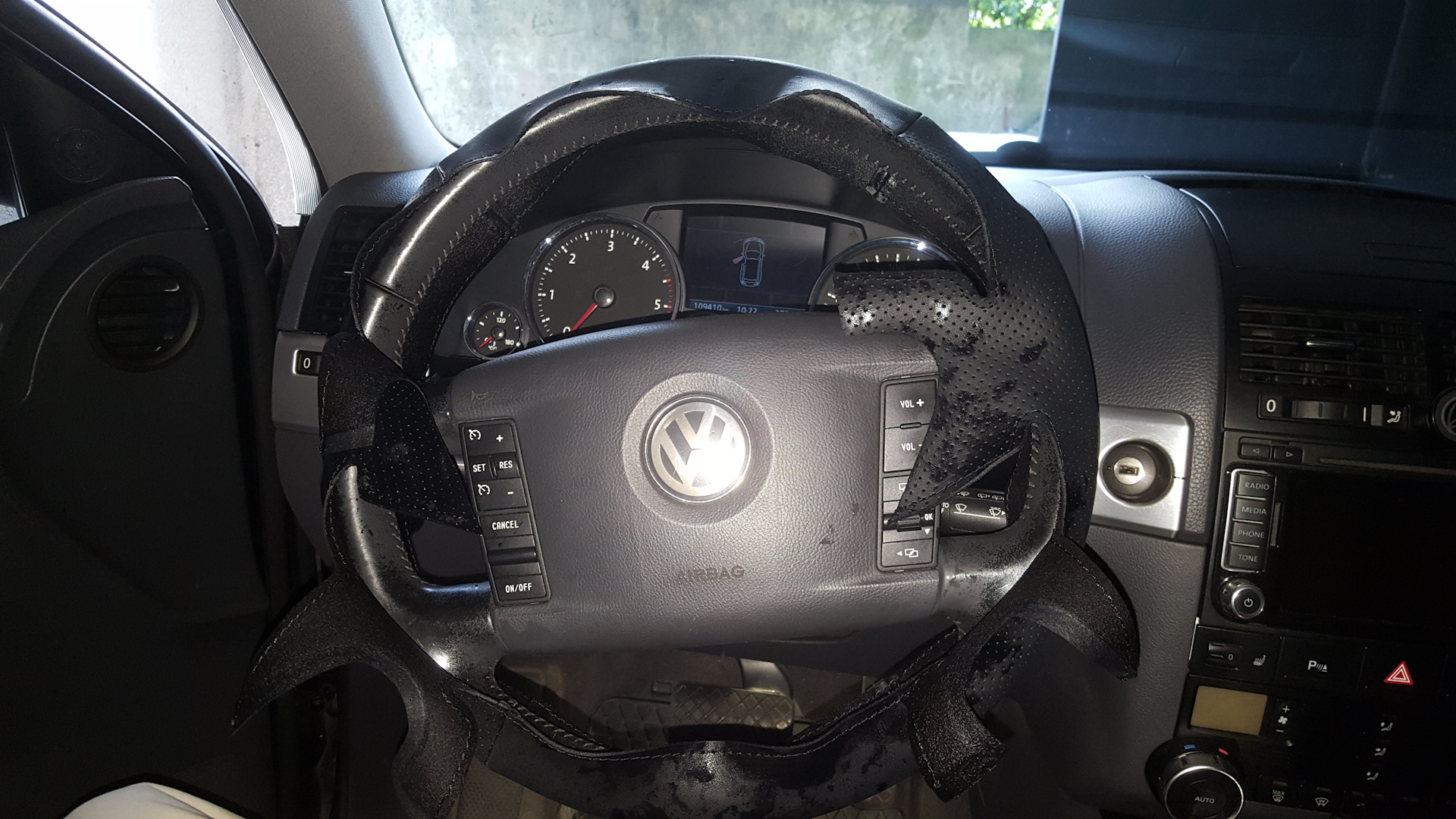Как снять подушку руля туарег Перетяжка Руля - Volkswagen Touareg (1G), 3 л, 2009 года своими руками DRIVE2