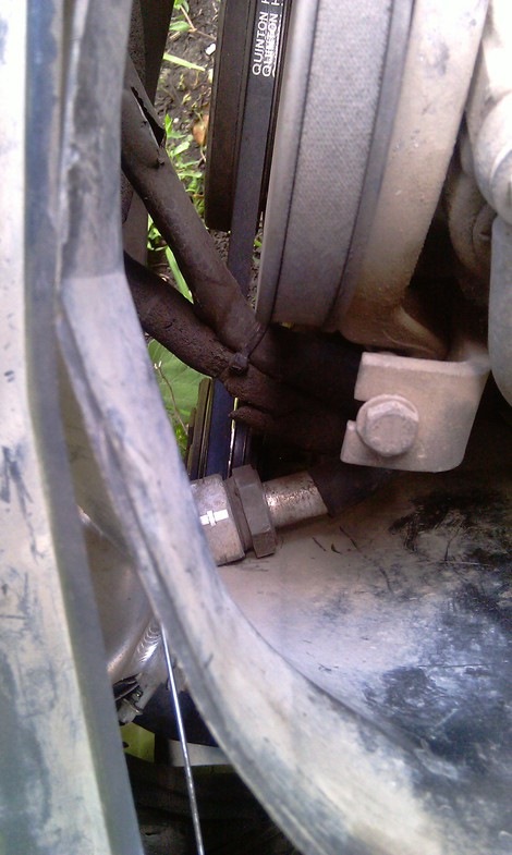 осушитель поселился здесь — Audi 100 (C3)