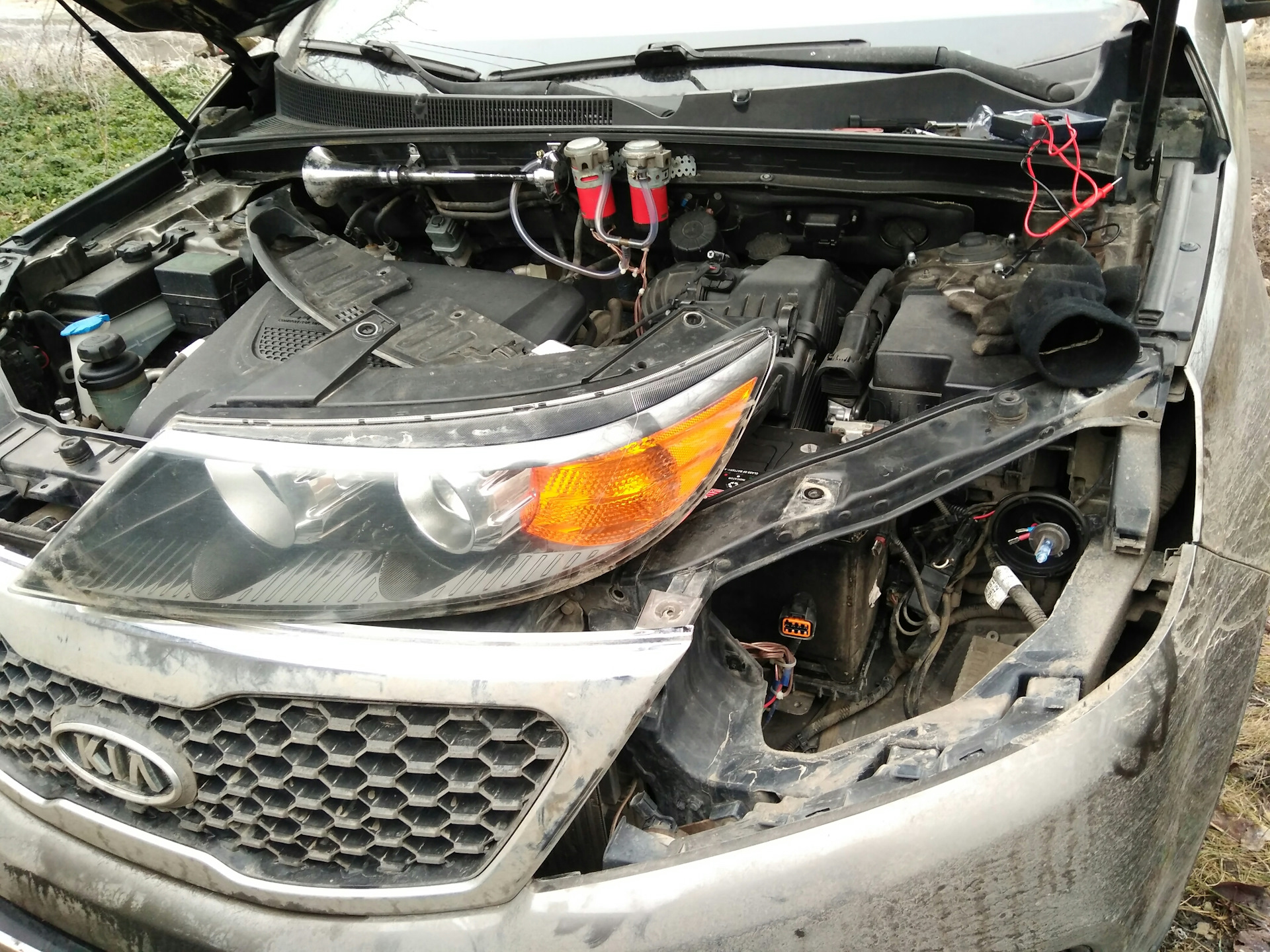 регулировка фар киа сид 2. защелка передней лампы на киа соренто 2005. крепление фары на киа пиканто 2007. Kia rio 2013 фара свет. снятие фары киа рио 4.