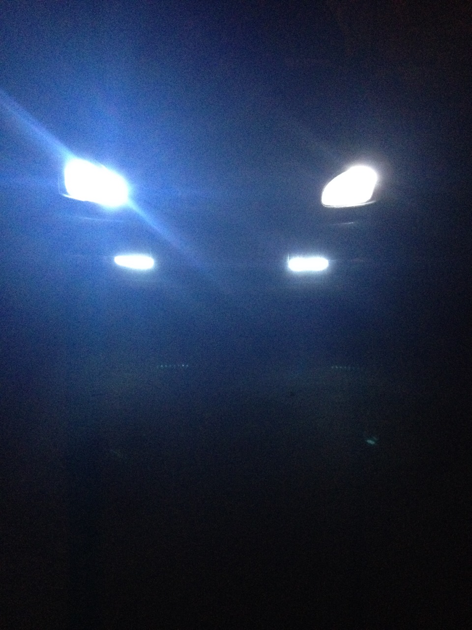 Ночное фото фар — Chevrolet Lanos, 1,5 л., 2006 года | фотография | DRIVE2