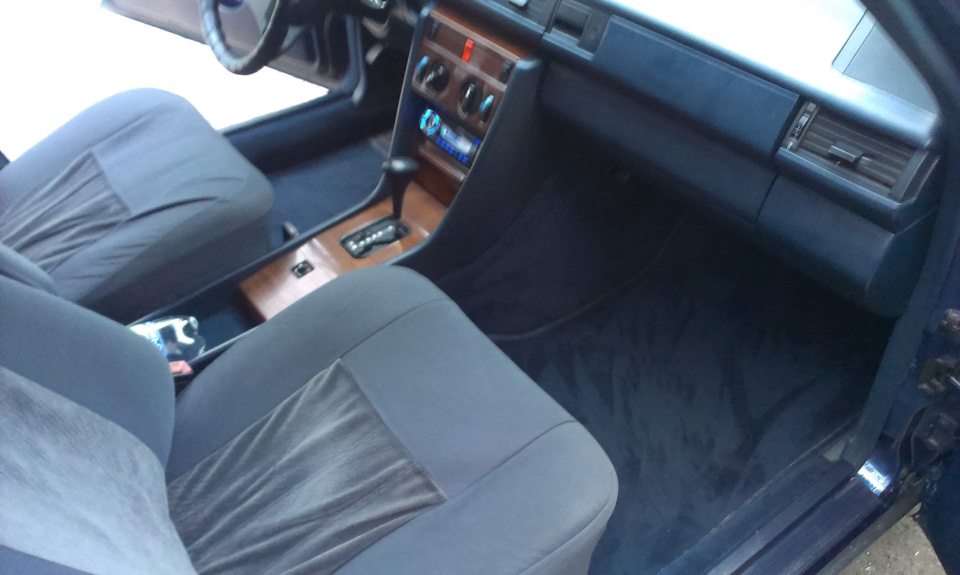Фото в бортжурнале Mercedes-Benz E-Class (W124)