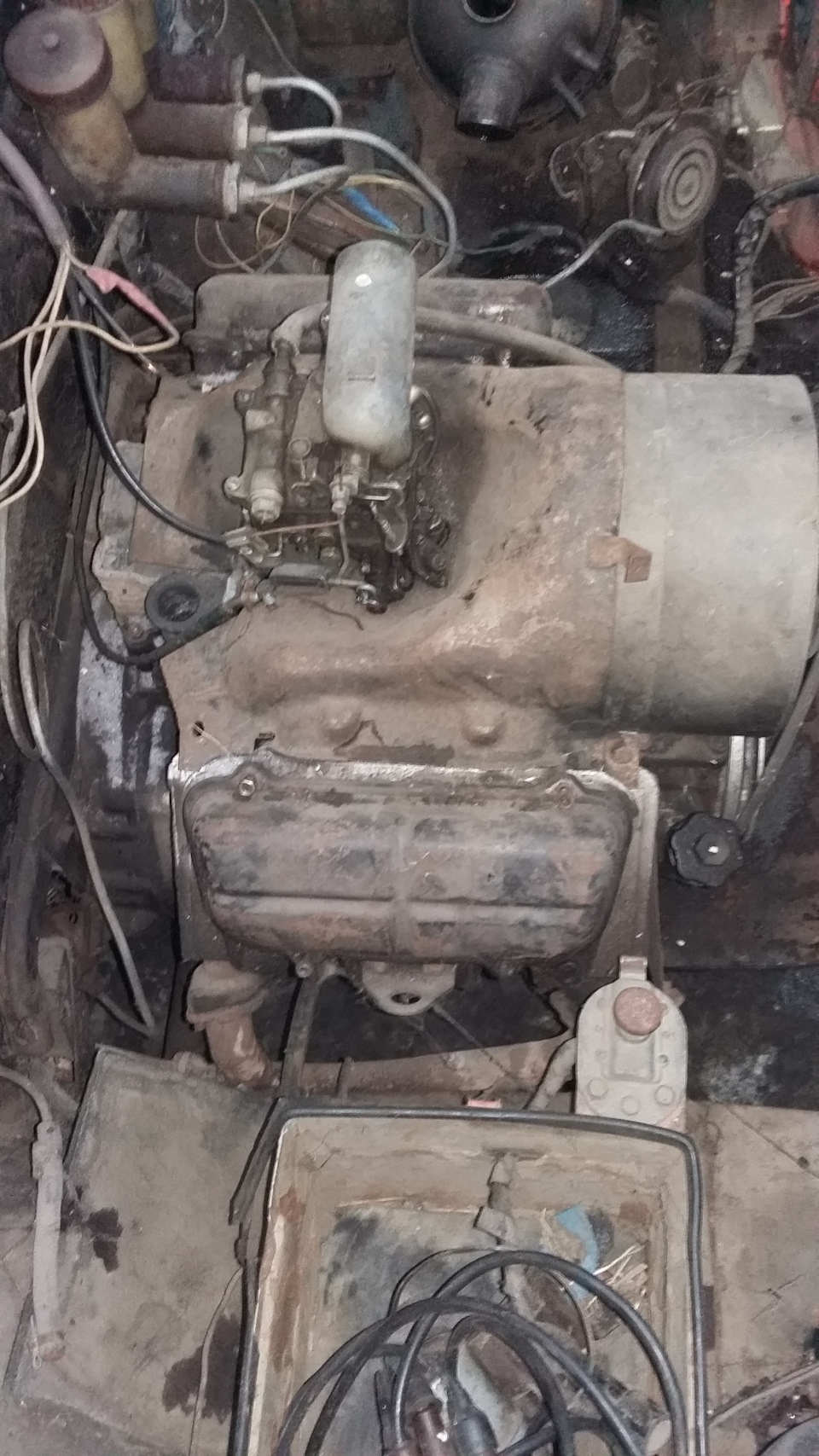 Подвернулся ЛУАЗ, вчера купили решили поставить на гусянки .У кого есть ...