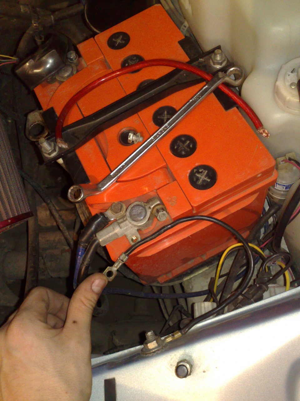 Минус + предохранитель — Lada 21124, 1,5 л, 2004 года | электроника ...