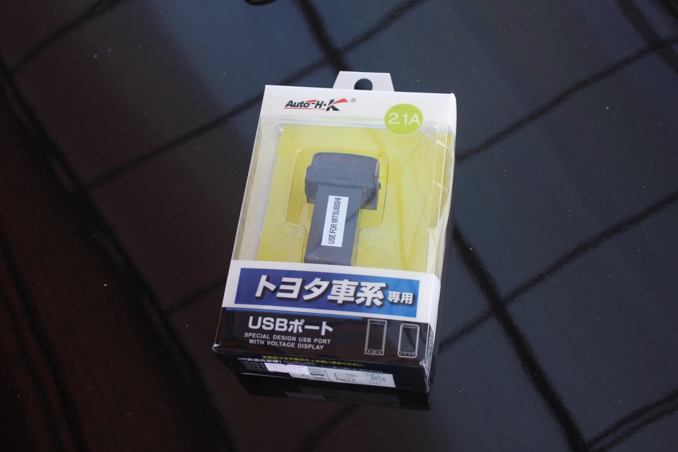 Вольтметр и USB зарядка вместо штатной заглушки кнопки — Mitsubishi ...