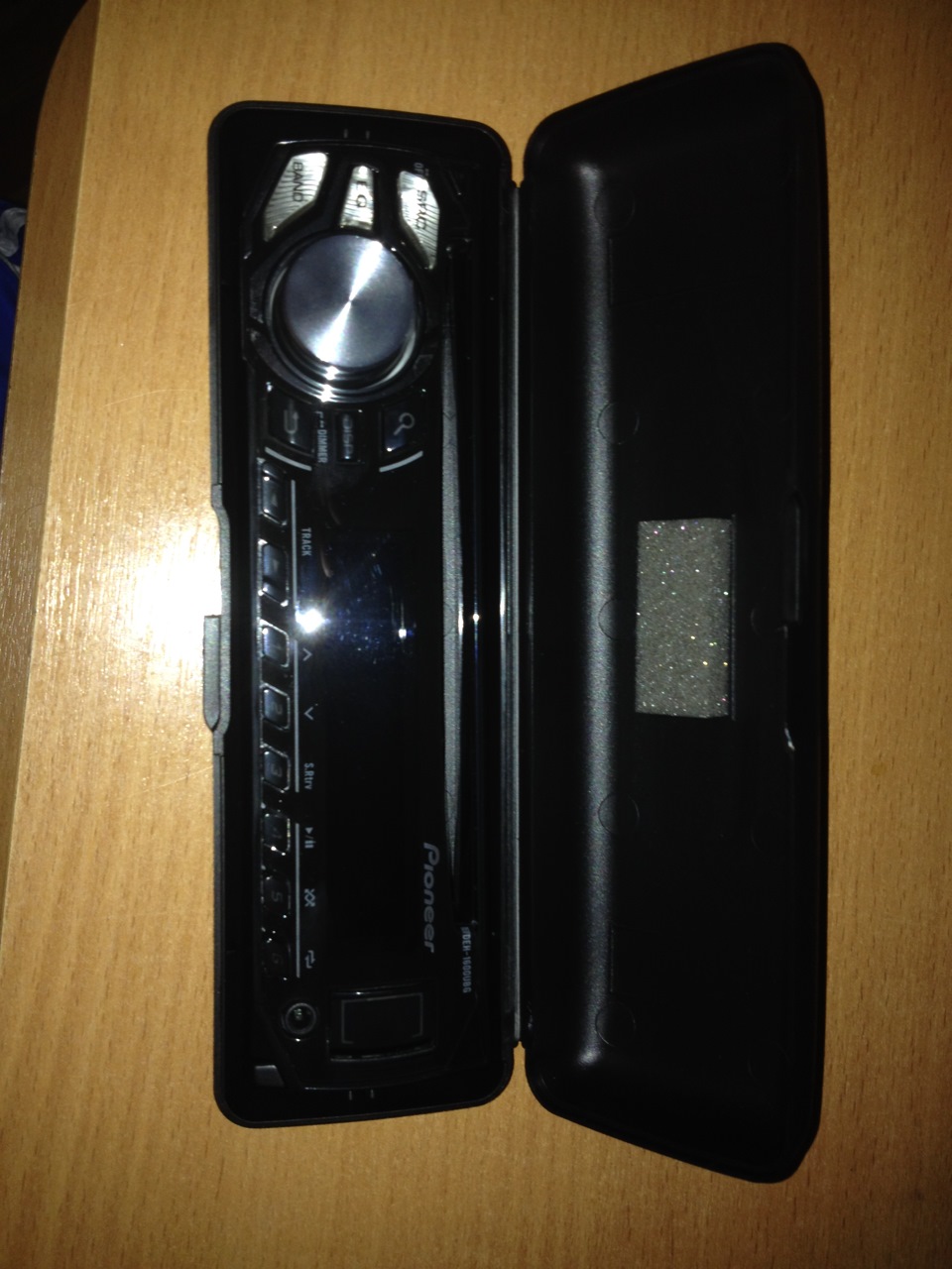 Pioneer DEH-1600UBG — Skoda Fabia Combi Mk2, 1,4 л, 2008 года ...