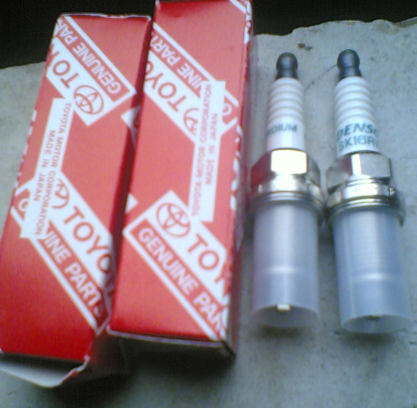 Spark plug  - Toyota Prius 15L 2005