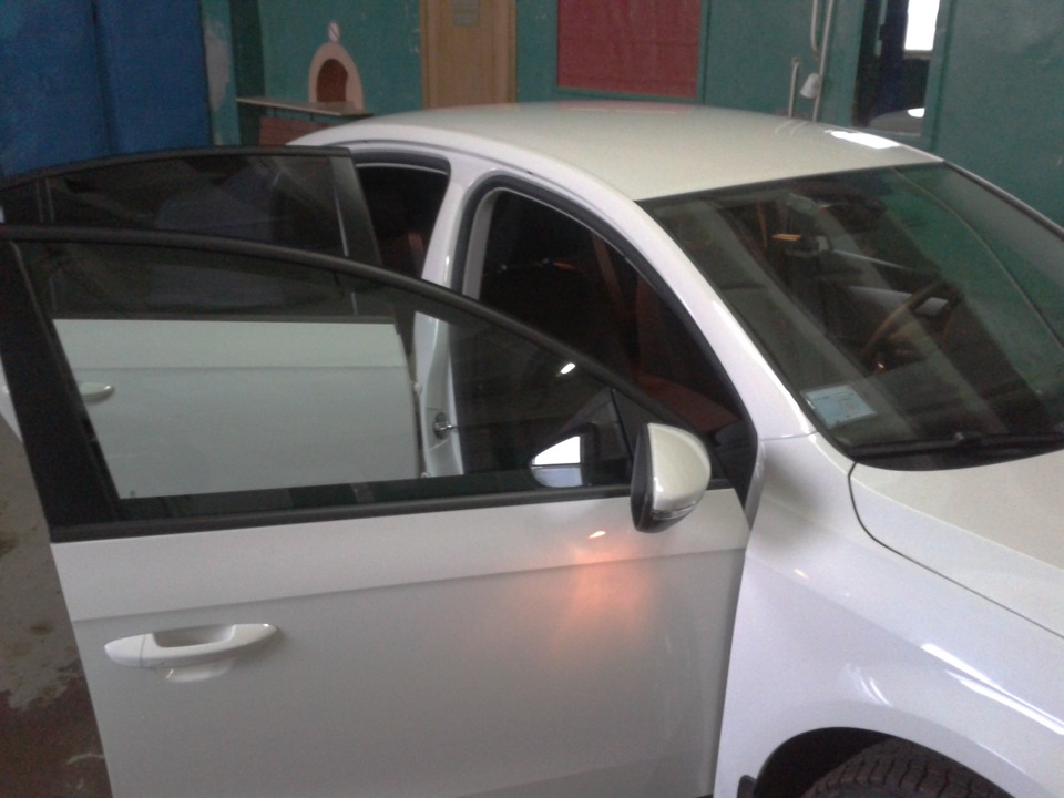 Тонировка. — Volkswagen Passat B7, 1,4 л, 2011 года | тюнинг | DRIVE2