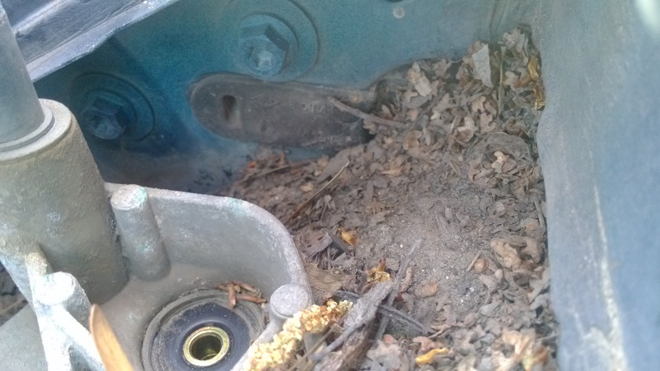 Снятие и чистка трапеции дворников — Renault Laguna II, 1,6 л., 2006 ...