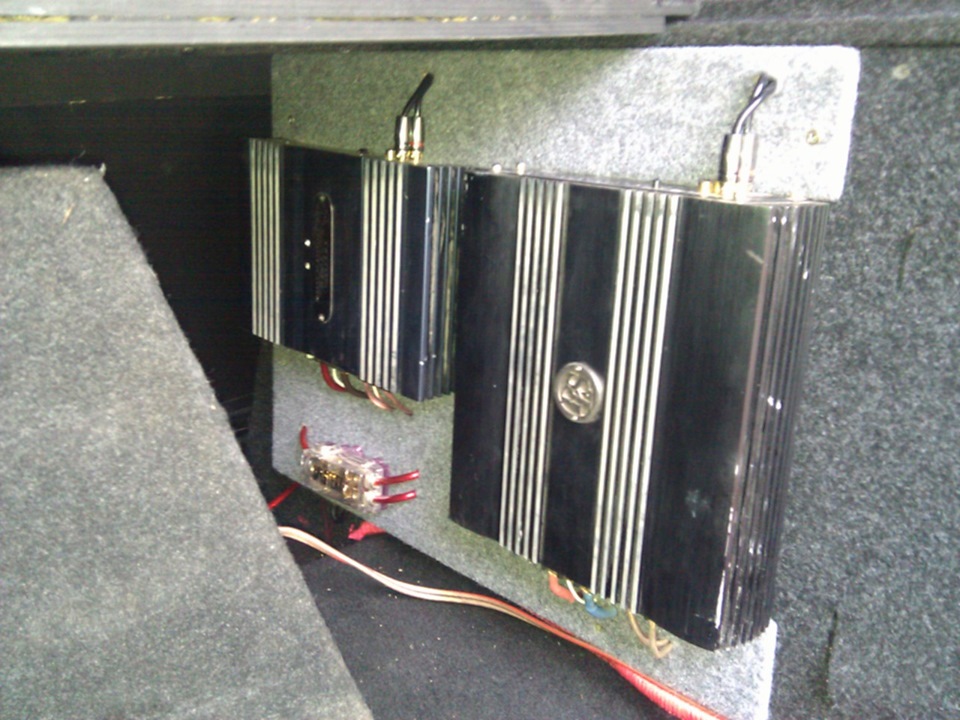 Продолжаем улучшать звучание в Ларгусе (замена усилителей) — Lada ...