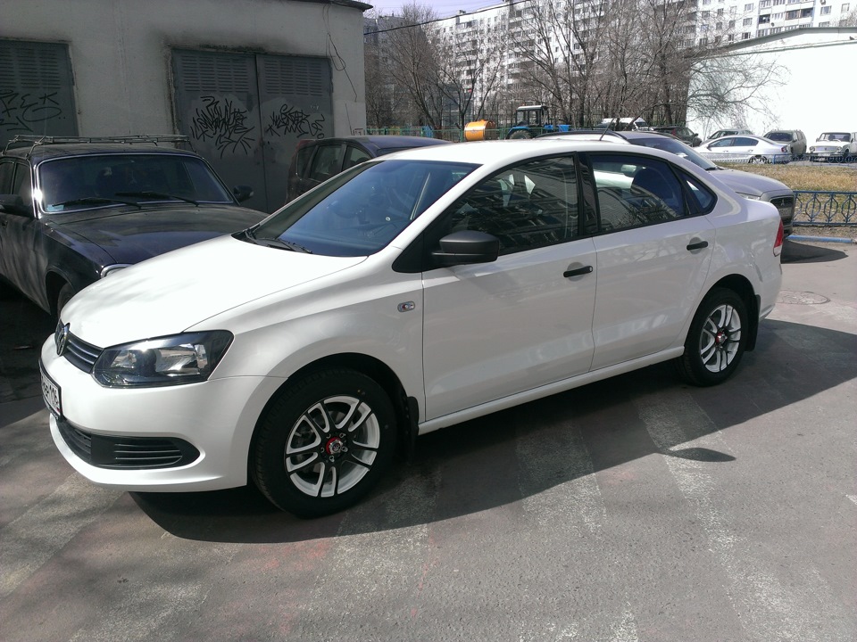 Поло седан r15. 185/60 R15 Polo sedan. 185/60 R15 на Фольксваген поло. 185 60 R15 Polo. Polo 185/60/15.