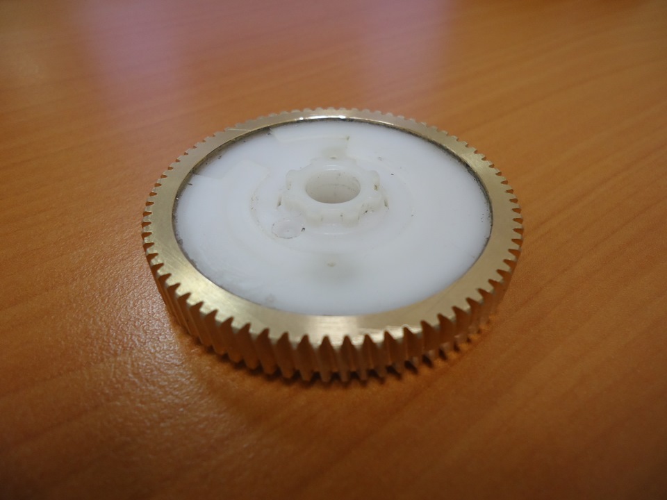 вольво хс90 шестерня на задний дворник. шестерня малая для мясорубки редмонд 1232. шестеренки для автомагнитолы пионер avh x7500bt. нужна шестерня. шестерня редуктора peg-perego.