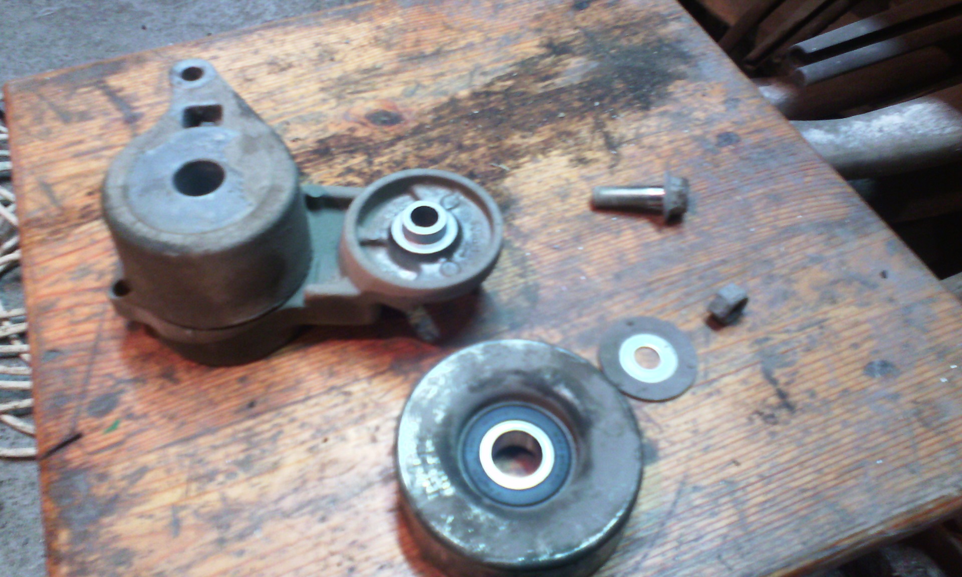 натяжитель приводного ремня крафтер 2. ремонт натяжителя ремня. натяжитель ремня тойота премио 240. ремонт натяжителя ремня. натяжитель ремня саньенг кайрон.