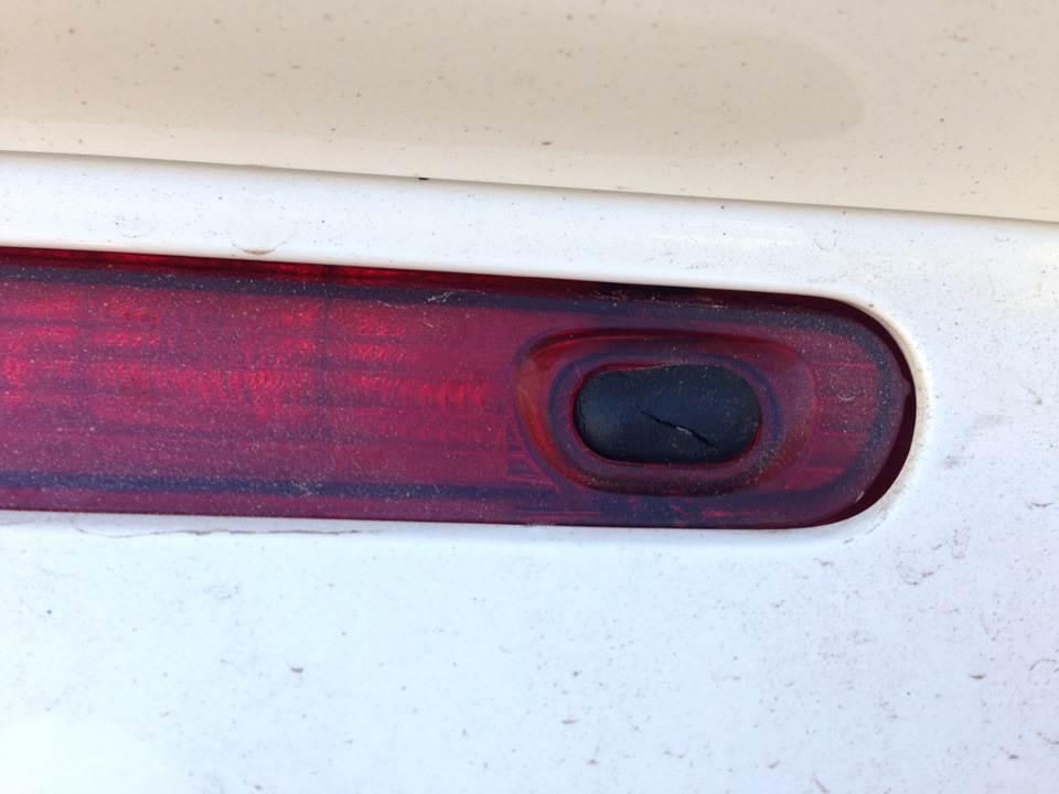 Кнопка открывания двери багажника — Mazda 6 (2G) GH, 2 л, 2008 года ...
