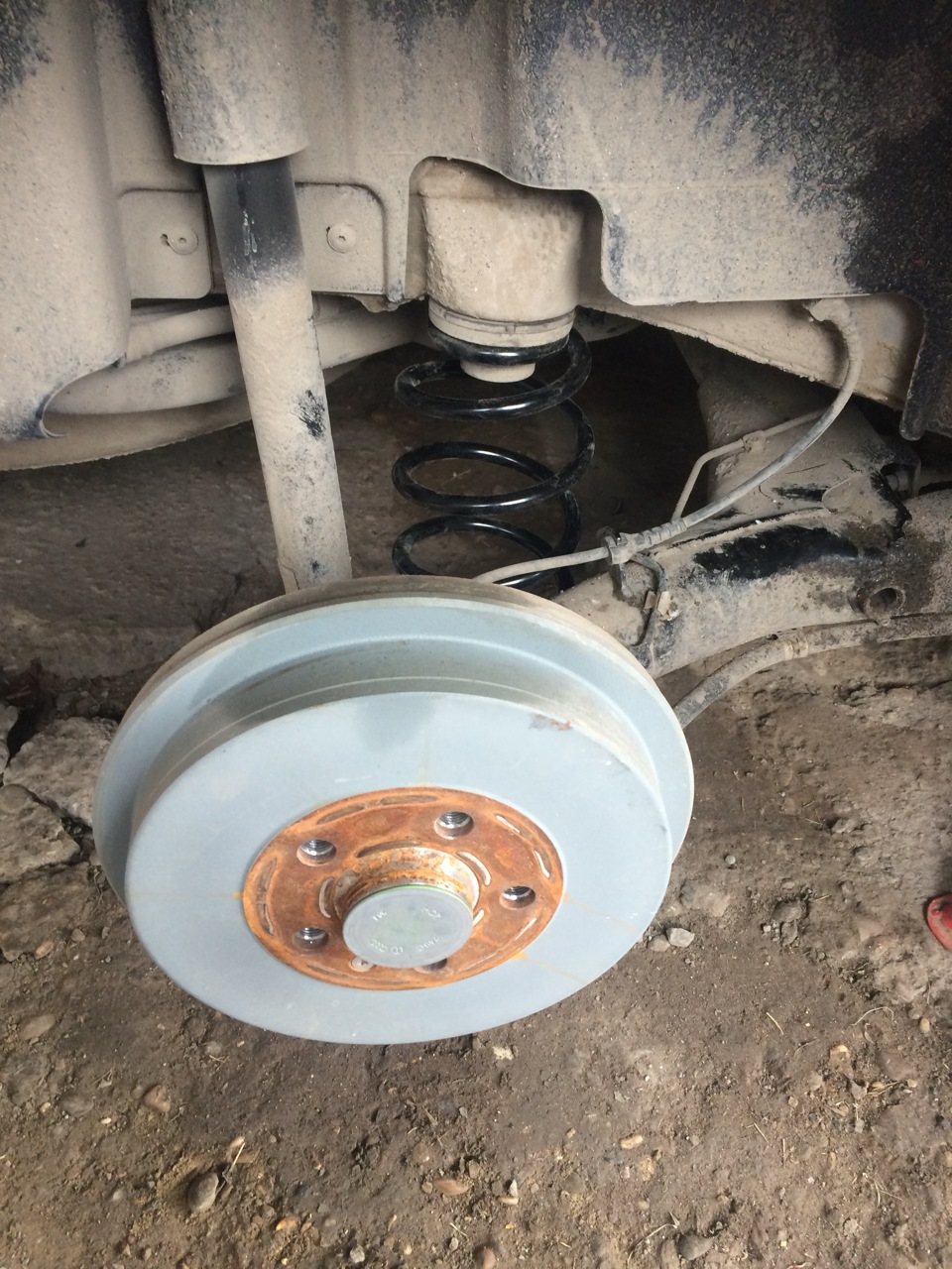 Инсталирована на законное место — Volkswagen Polo Sedan