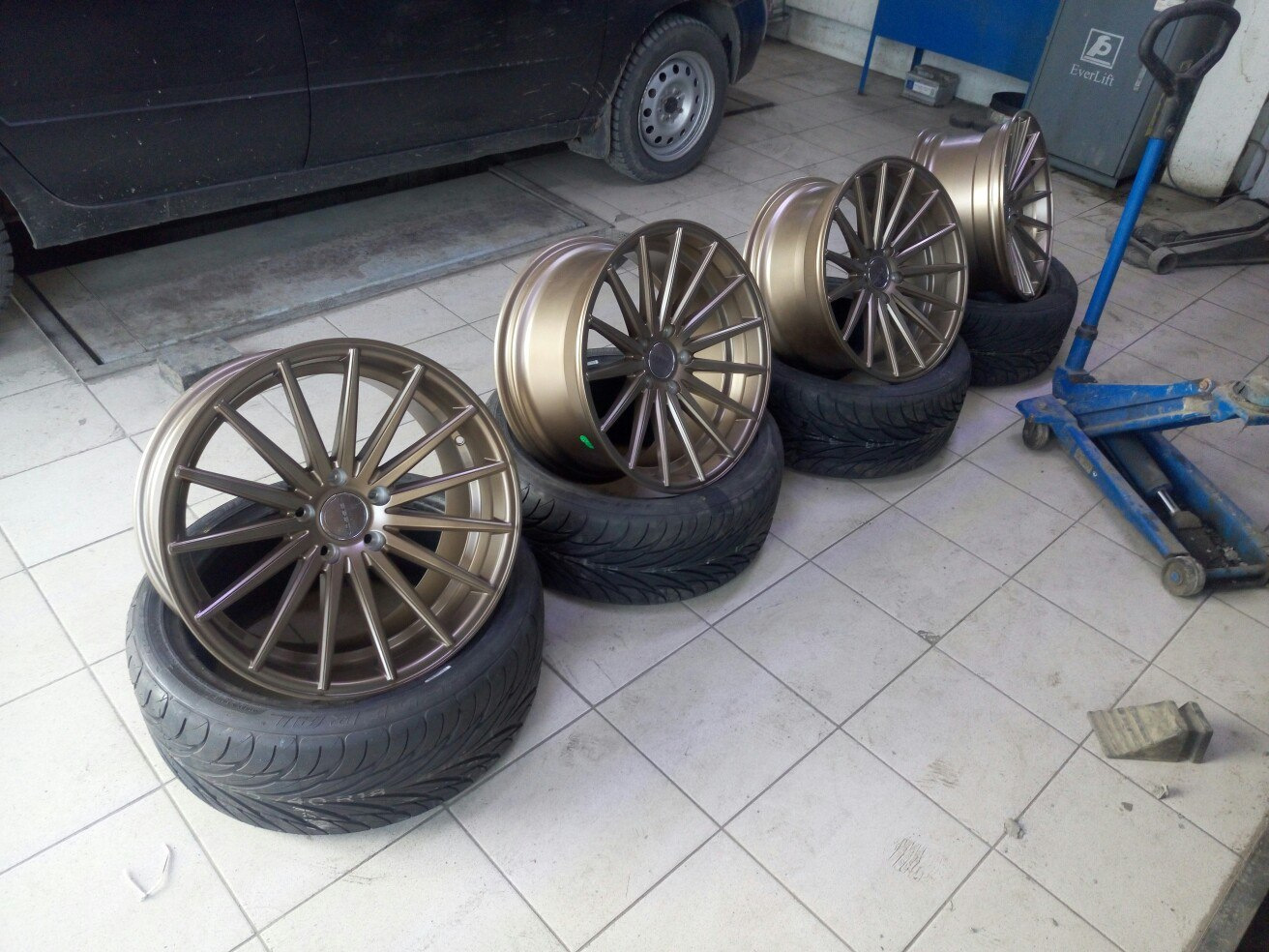 Бу 16. Реплика Воссен vfs2. Vfs2 18x8 et40 225/40. Vfs2 r18 5x112 HS Ауди. 225 40 R18 Vossen.