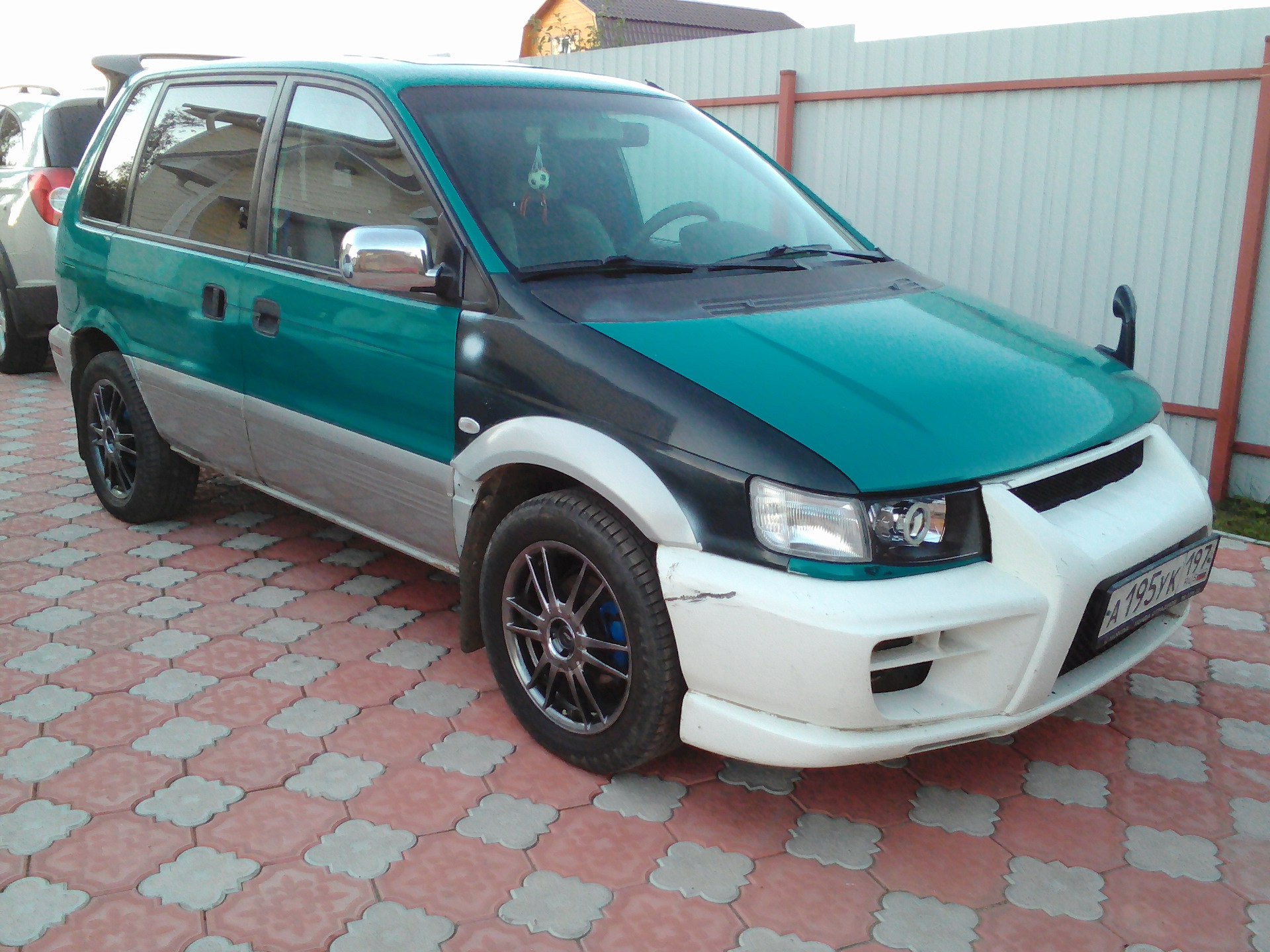 мицубиси спейс 1997. митсубиши спкейс ранер. Mitsubishi space runner 260. шины митсубиси спейс раннер. мицубиси спейс раннер 1994.