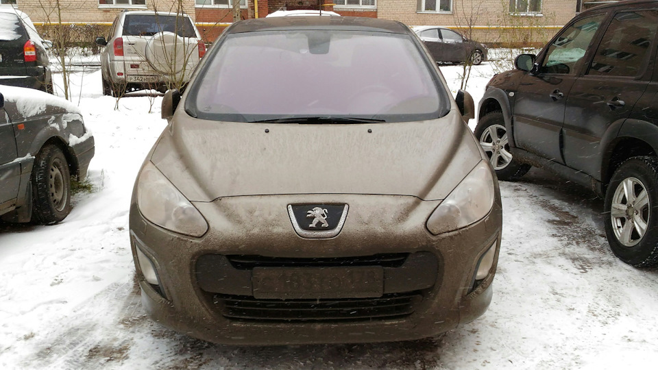Замена колодок и дисков — Peugeot 308 (1G), 1,6 л, 2012 года ...