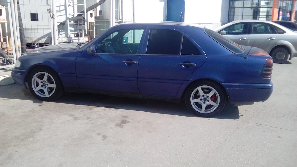 суппорта в красный цвет — Mercedes-Benz C-class (W202), 2,3 л., 1997 ...