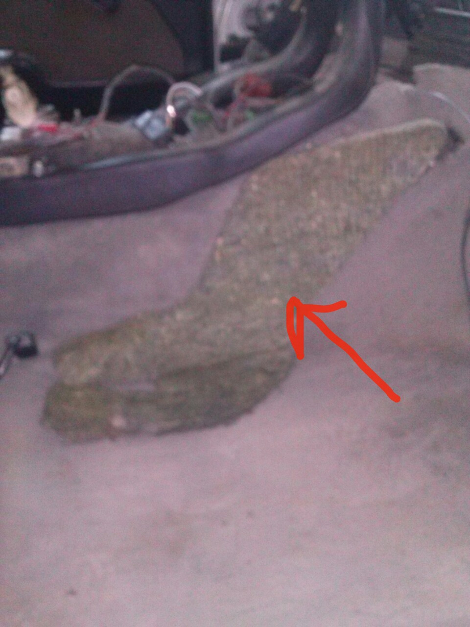 Схемы есть на экзисте и емексе. Не лишайте обогрева ног задних пассажиров, при установке воздуховода тоннеля ищите и воздуховод для ног. — Audi 100 (C3)