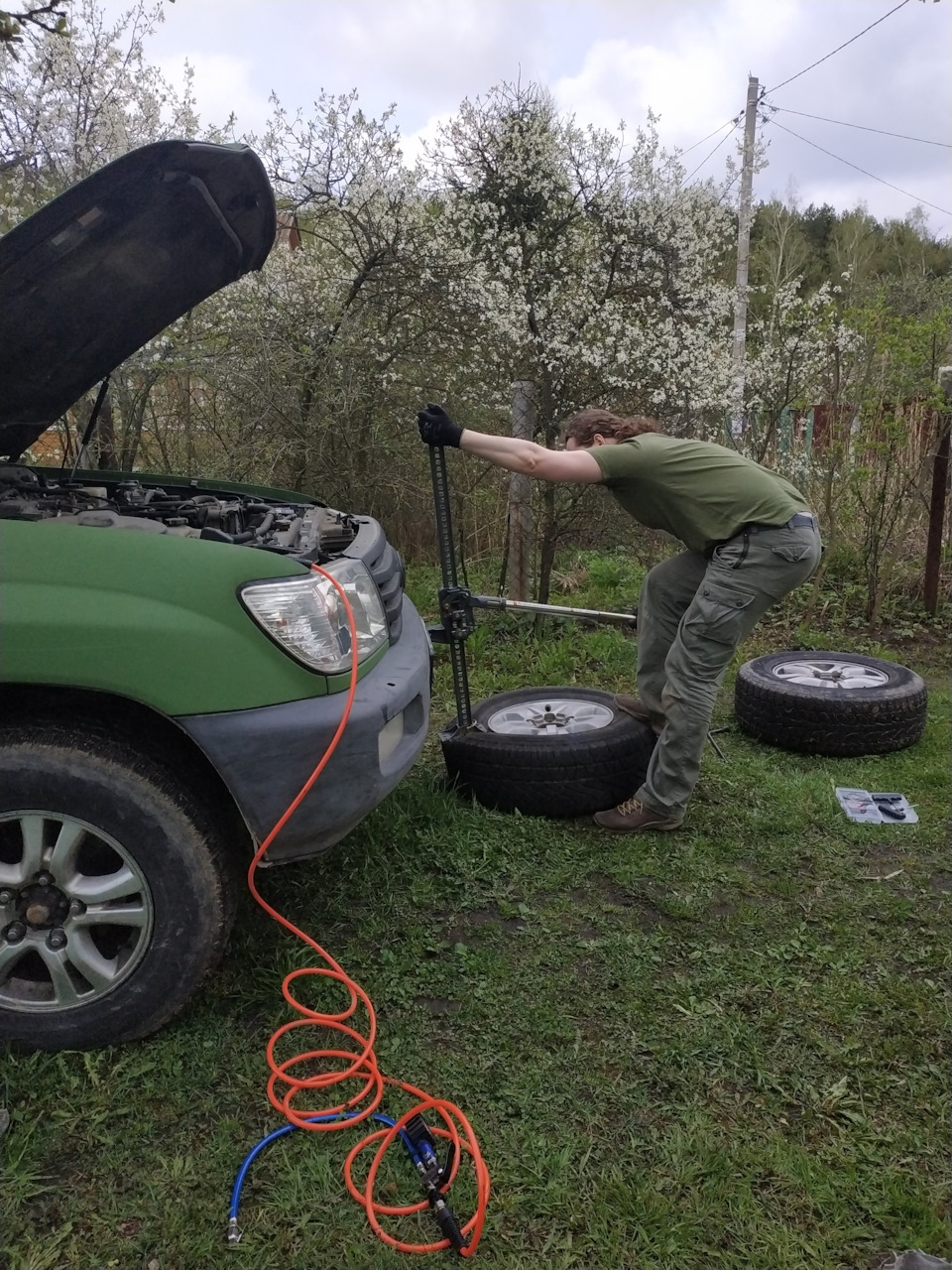 Как бортировать колесо при помощи пилы или поездка на дачу — Toyota Land  Cruiser 100, 4,2 л, 2006 года | путешествие | DRIVE2