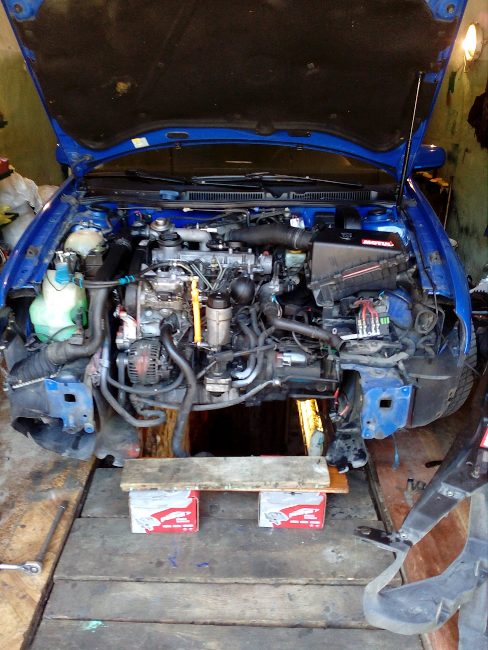 Замена основного радиатора — Volkswagen Golf Mk4, 1,9 л, 1999 года ...