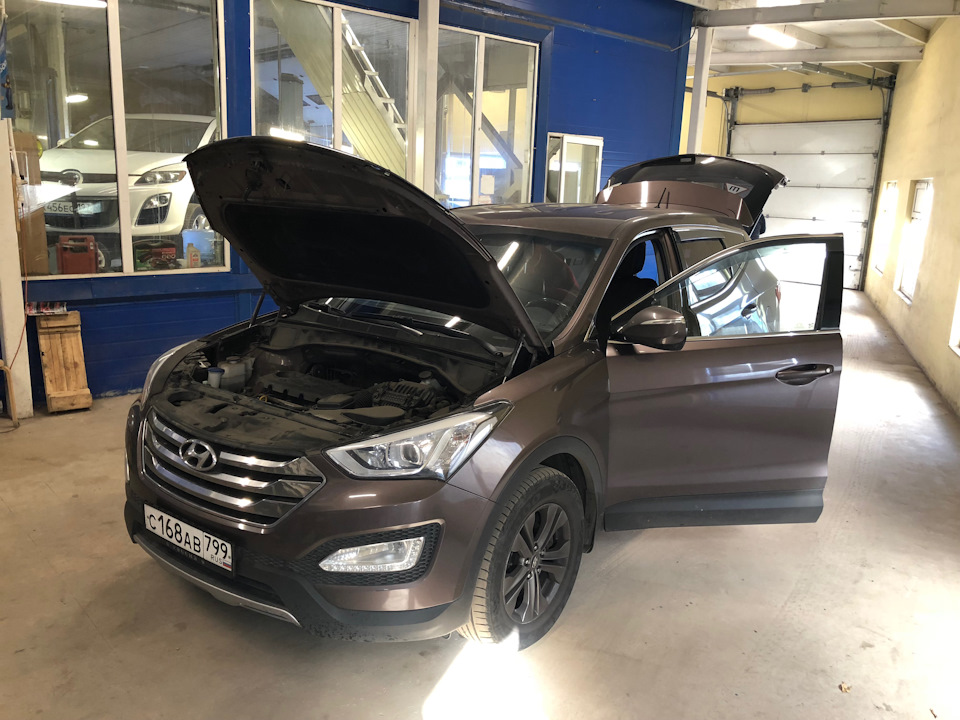 Стекло санта фе. Hyundai Santa Fe 3 тонированный. Стекло Санта Фе 3 лобовое. Тонировка Хендай Санта Фе 3 драйв 2. Тонировка лобового стекла Hyundai Santa Fe 3.