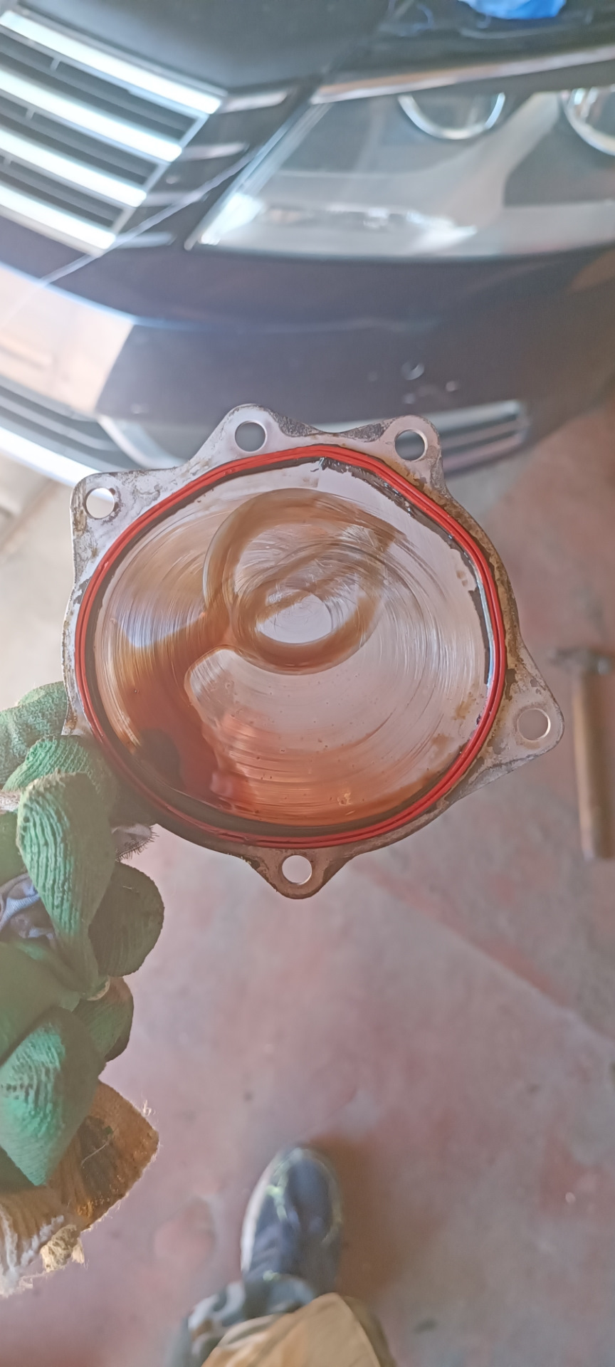 Нужна помощь кто сталкивался, уплотнительное кольцо вакуумного насоса ...