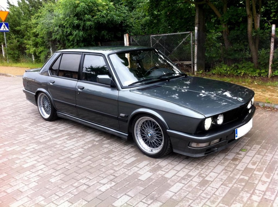 BMW e28 Black