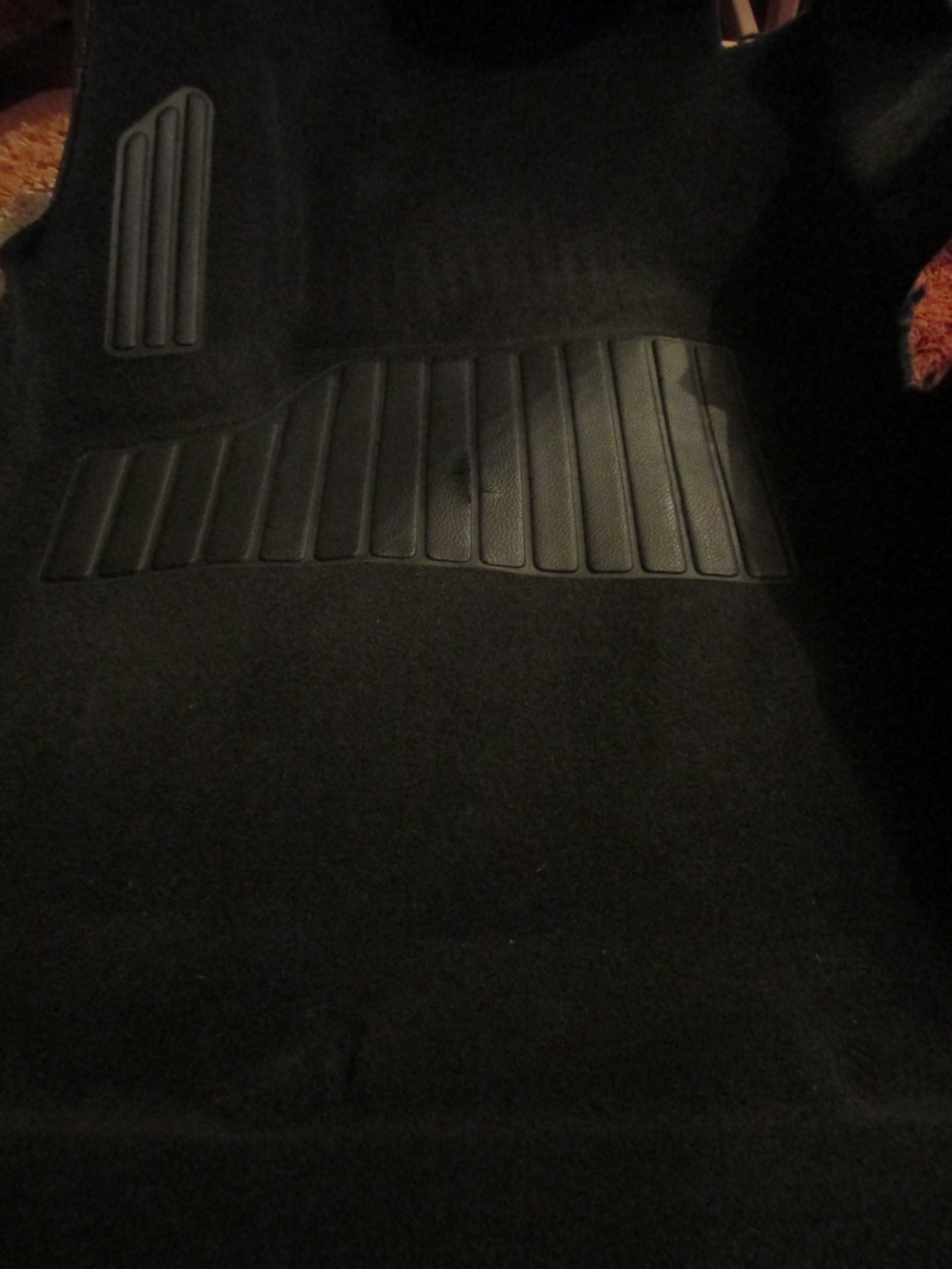 Забрал ковер с химчистки) — Chevrolet Aveo Sedan (1G), 1,5 л, 2007 года ...