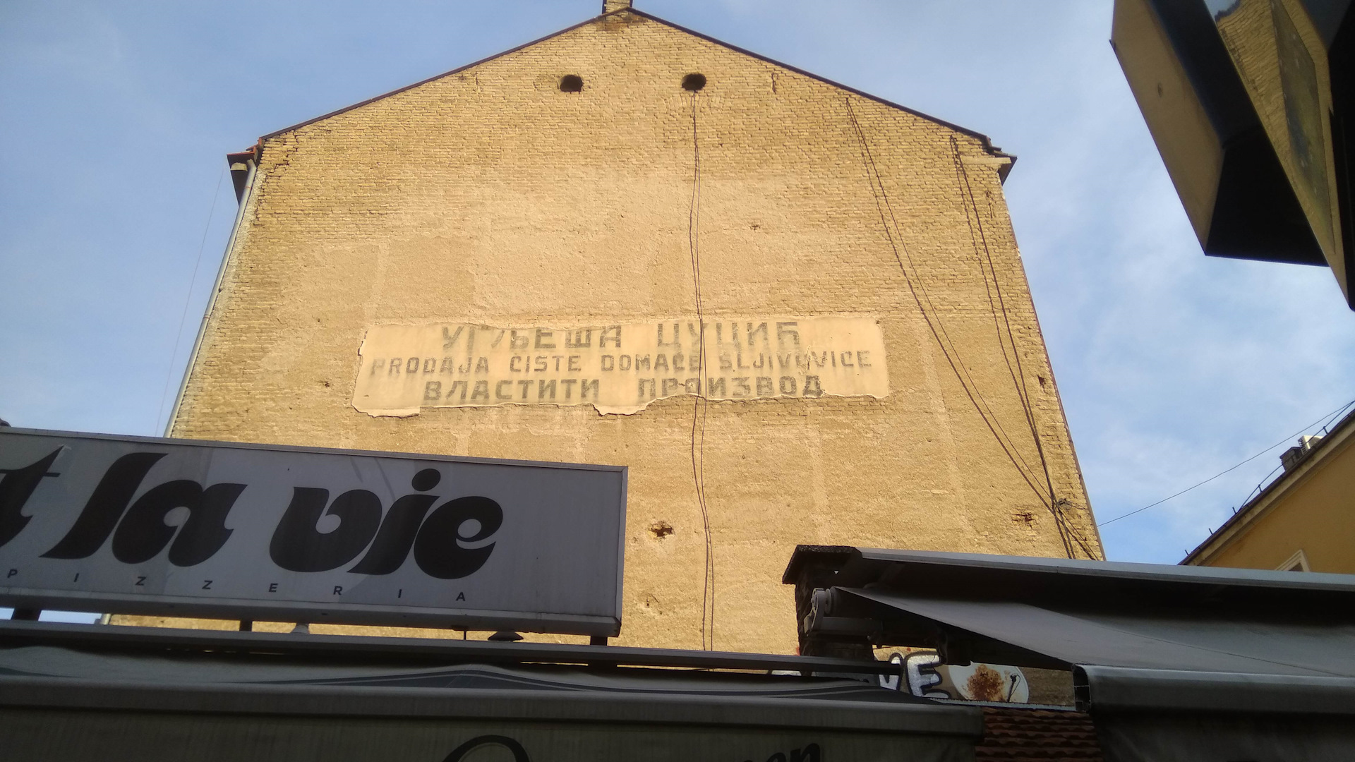 Гостевые домики в стиле барн. Табличка сарай. Хозблоки для дачи. Селитренное городище сарай-бату. Имя сарай.