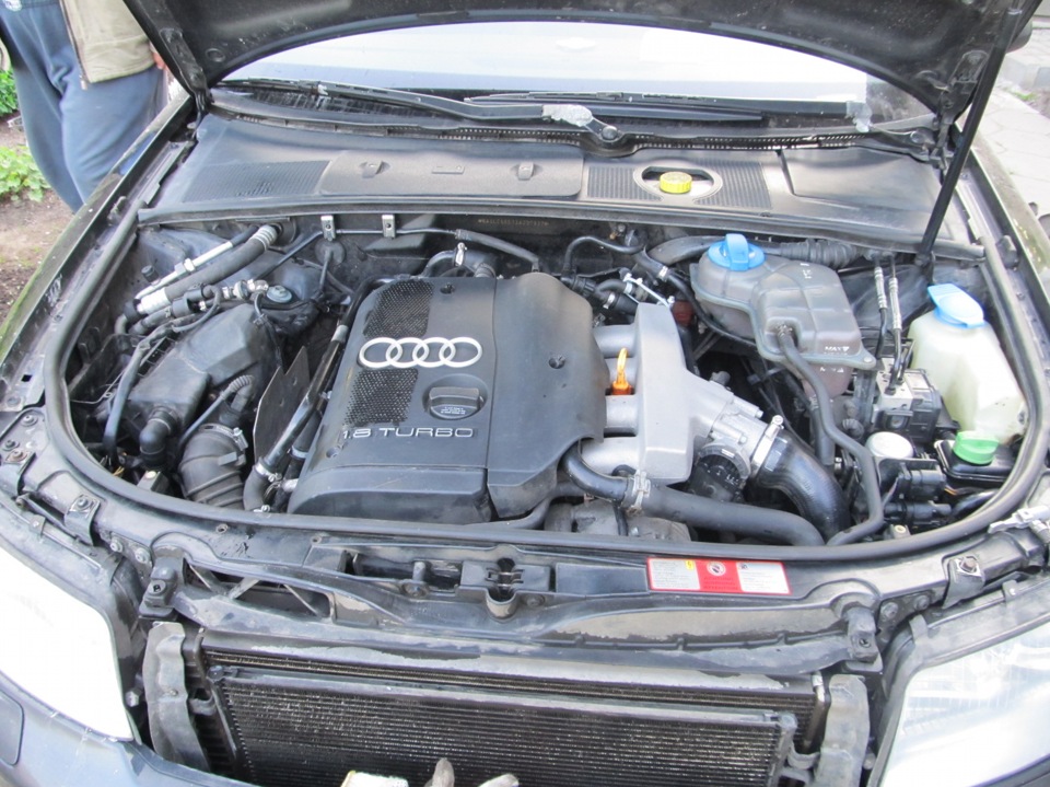 решил помыть двигатель, почистить дроссель и заменить Прокладку крышки ...