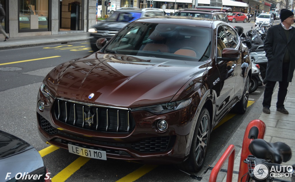 Maserati кроссовер Levante коричневый