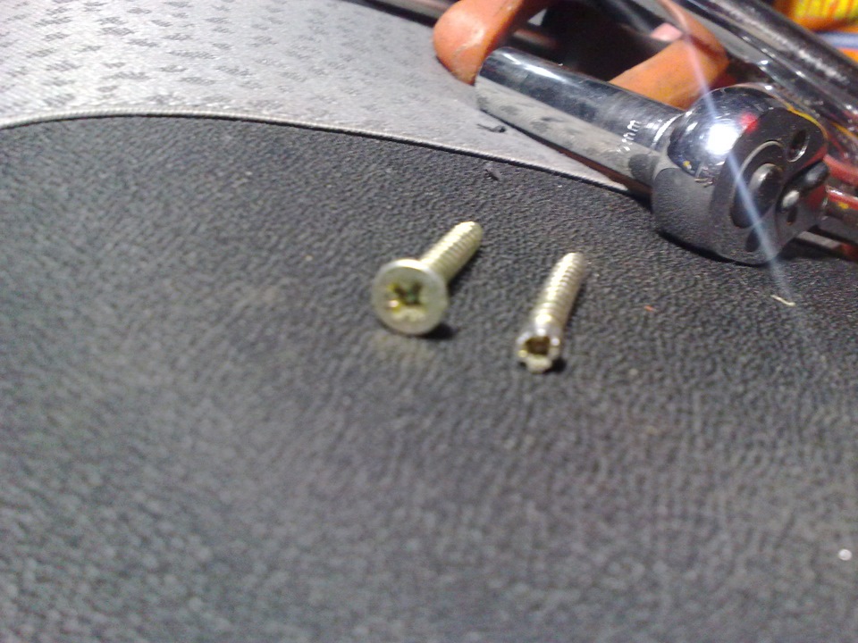 Установка замка зажигания 2110 и подрулевых Шеви-Нива. — Lada 21070, 1 ...