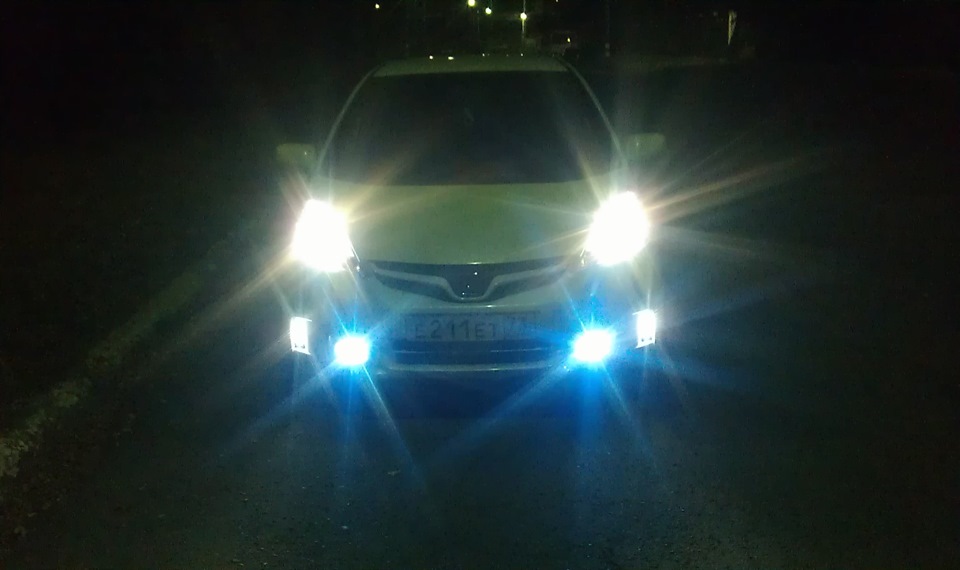 Установка светодиодных ламп H11 в ПТФки — Honda Fit (2G), 1,3 л, 2010 ...