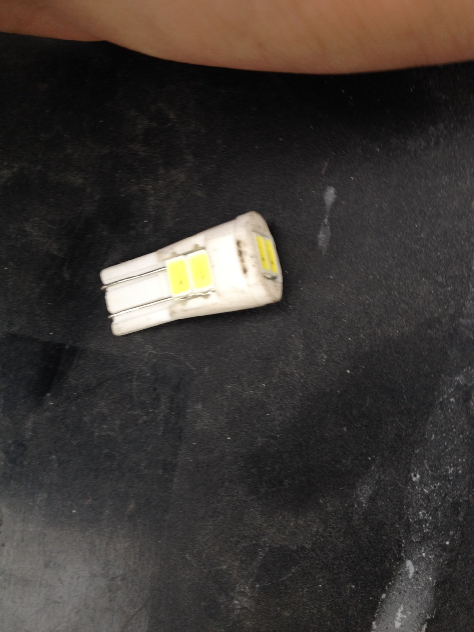 Лампочки в габариты — Volkswagen Polo Mk3, 1 л, 1999 года | запчасти ...